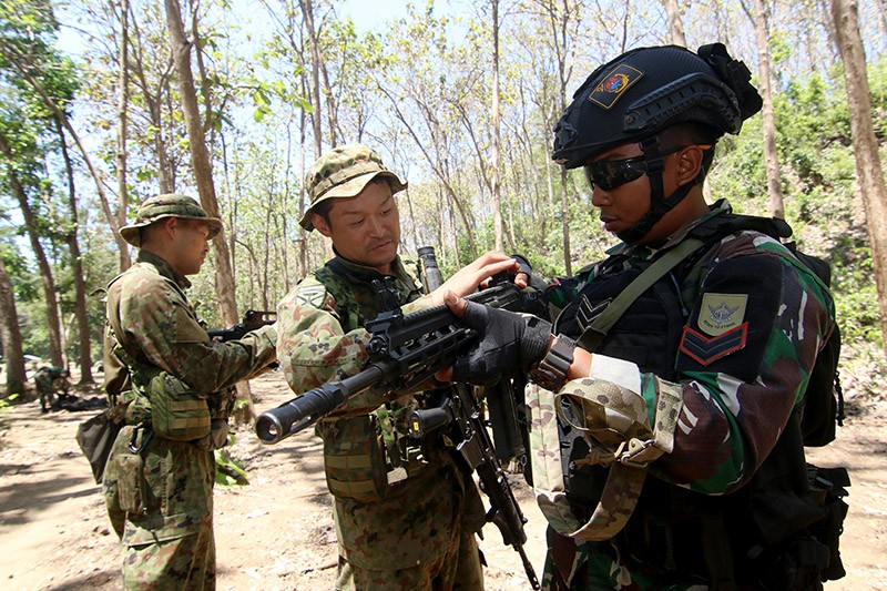 Marinir TNI AL Berbagi Teknik Patroli Tempur di Depan Tentara Jepang dan Singapura - Bagian 2