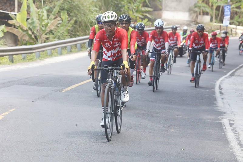 IFG Bike Charity, Ratusan Warga Pesisir Pangandaran Dapat Bansos dan Sembako - Bagian 3