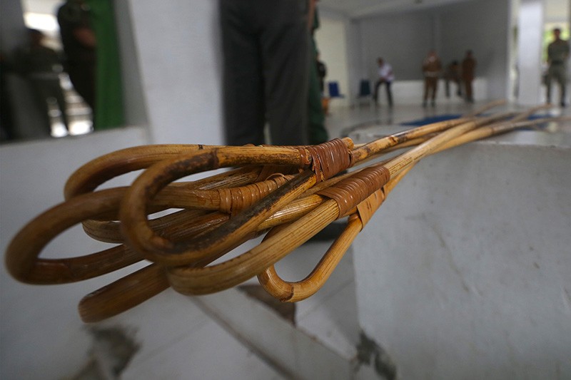Ini Rotan yang Digunakan Algojo untuk Hukuman Cambuk di Aceh - Bagian 1