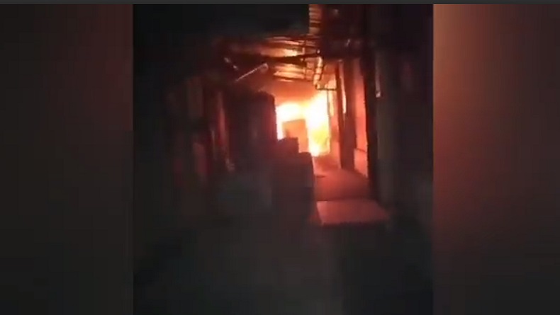 Kebakaran Hebat Pabrik Masker di Jombang, Mesin Kompresor Diduga Meledak