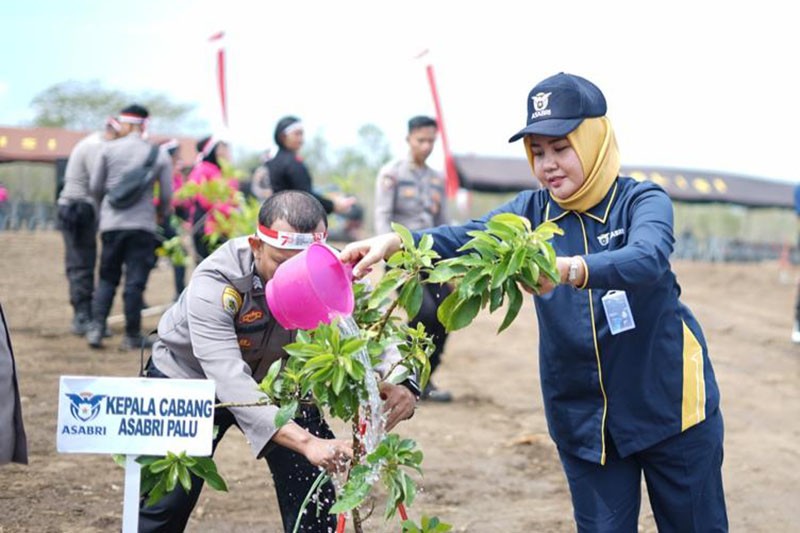 Program Green Movement, ASABRI Serahkan 1000 Bibit Pohon ke Polda Kalteng dan Sulteng - Bagian 1