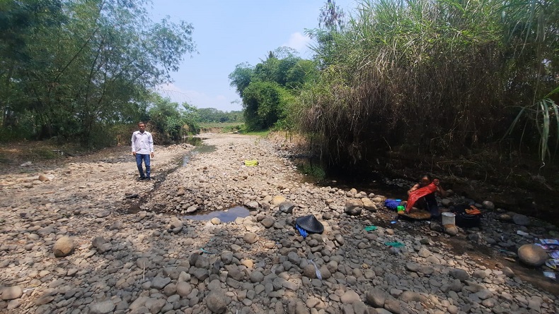 Kekeringan Semakin Parah, Warga Tagih Janji Pemkab Karawang Bangun Bendungan
