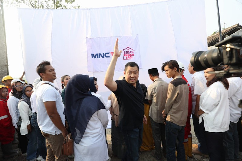 Tangis Bahagia Warga Tangerang Penerima Bedah Rumah, Uang Rp 15 Juta dan Gerobak Perindo - Bagian 3