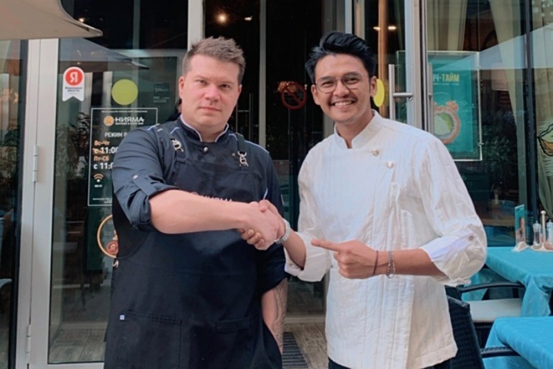 Chef Aziz Amri Terbang ke Moskow Ajarkan Menu Nusantara kepada Chef Lokal di 15 Restoran Niyama - Bagian 1