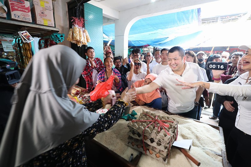 Keseruan Program Uang Kaget, HT Berikan Bantuan Modal kepada Sri Mulyani Penjual Jamu - Bagian 4