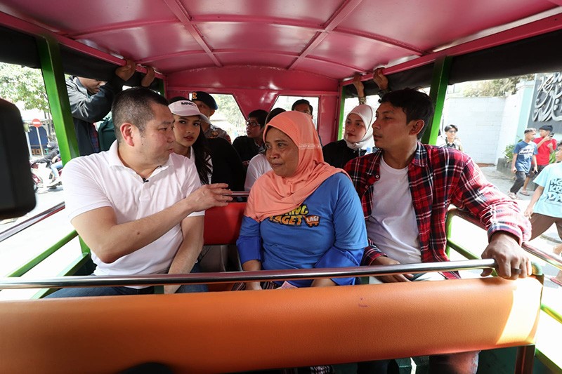 Keseruan Program Uang Kaget, HT Berikan Bantuan Modal kepada Sri Mulyani Penjual Jamu - Bagian 5