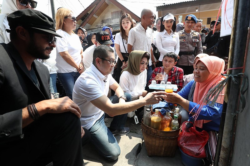 Keseruan Program Uang Kaget, HT Berikan Bantuan Modal kepada Sri Mulyani Penjual Jamu - Bagian 2