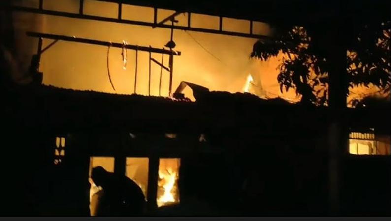 Kebakaran Landa Rumah di Palebon Semarang, Ribuan Buku Pelajaran dan LKS Ludes