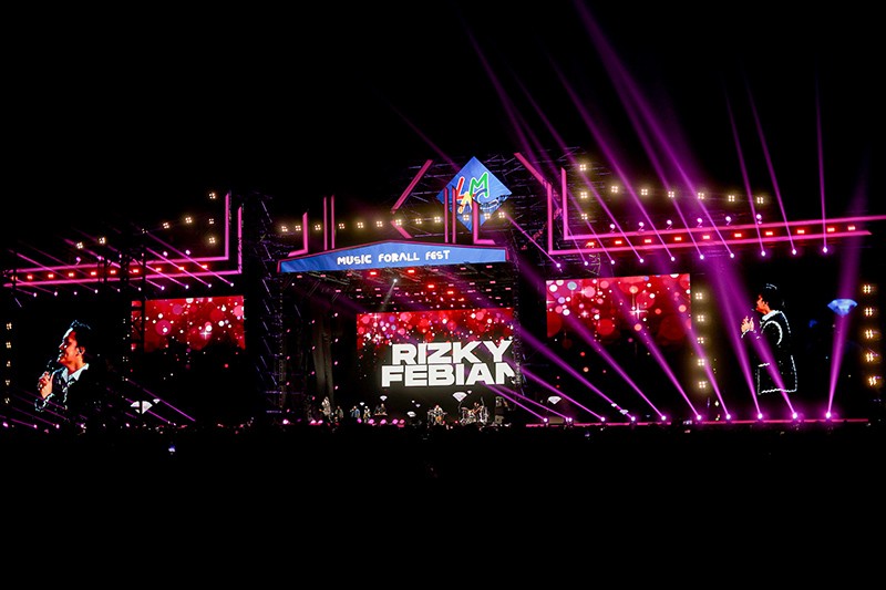 Penampilan Rizky Febian di Konser LMAC Music Forall Fest - Bagian 3