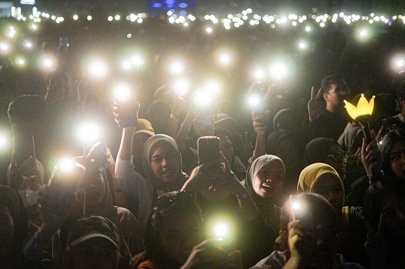 Penampilan Rizky Febian di Konser LMAC Music Forall Fest - Bagian 5