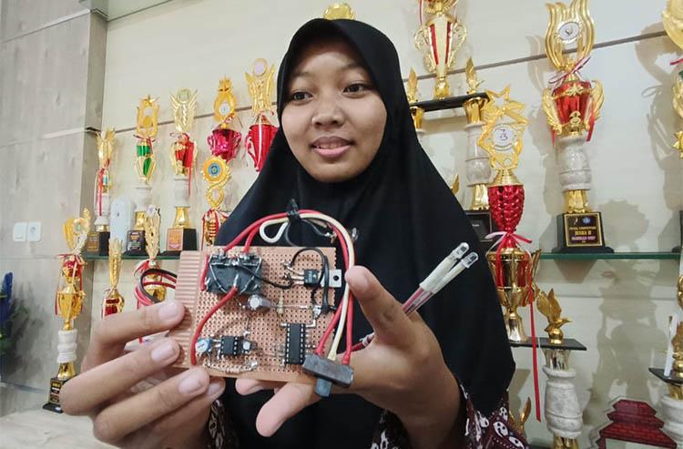 Keren, Pelajar SMAN 2 Wates Kulonprogo Ciptakan Alat Sensor Otomatis Matikan Lampu Sein