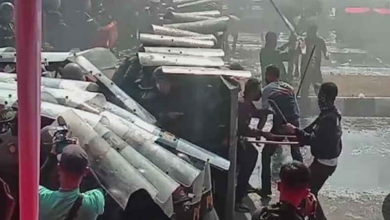 Massa Culik Capres-Cawapres dan Serang Aparat di Al Fathu Soreang Bandung