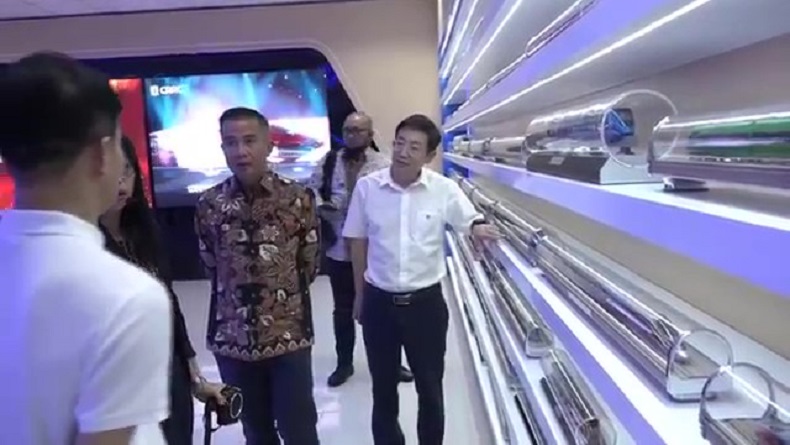 Tinjau Stasiun Tegalluar, Pj Gubernur Jabar Berkelakar Arti KCJB Kereta Cepat Jawa Barat