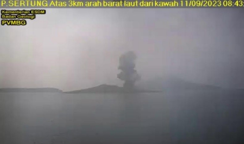 Gunung Anak Krakatau Erupsi Senin Pagi, Kolom Letusan 1.000 Meter di Atas Puncak