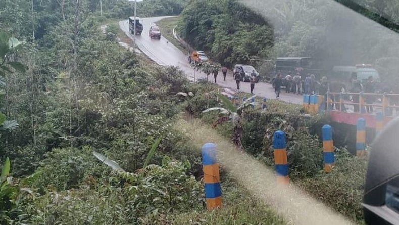 Penangkapan 7 Pembunuh Kepala Distrik Kramomongga, 1 Anggota Brimob Luka Dibacok