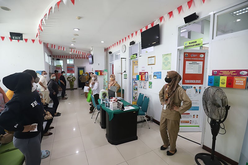 Puskemas Kecamatan Menteng Dapat Bantuan APD dari MNC Peduli - Bagian 2