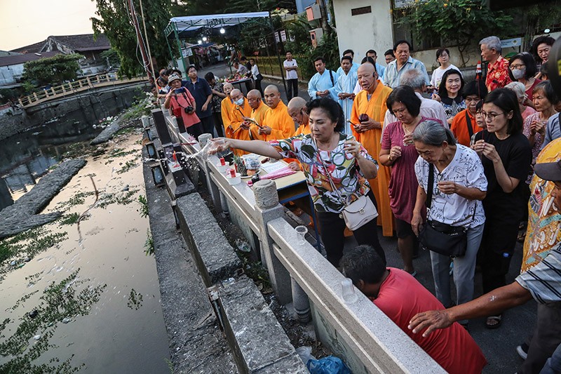 Para Biksu dari China Pimpin Ritual Fang Shen dan Pang Tjwie Ting di Semarang - Bagian 3