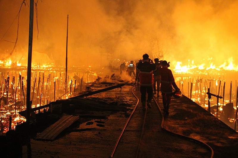 Kebakaran Permukiman Padat Penduduk di Palangkaraya, Kerugian Capai Rp2 Miliar - Bagian 1