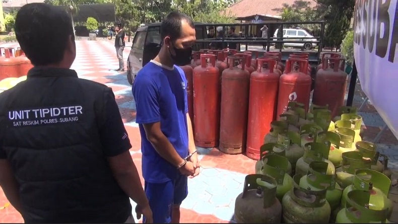 title Pengoplos Elpiji di Subang Ditangkap Polisi, Terancam 6 Tahun Penjara-Denda Rp60 Miliar Pengoplos Elpiji di Subang Ditangkap Polisi, Terancam 6 Tahun Penjara-Denda Rp60 Miliar