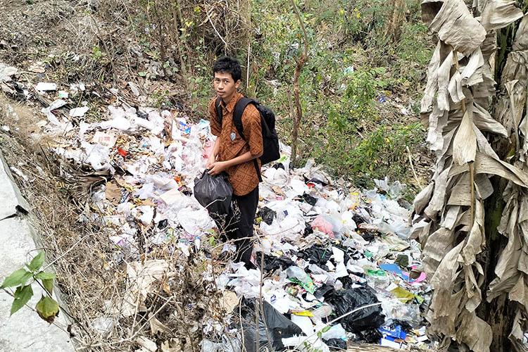 Pelajar Gunungkidul Soleh Eko Wibowo Jadi Pemulung untuk Biaya Sekolah Adik