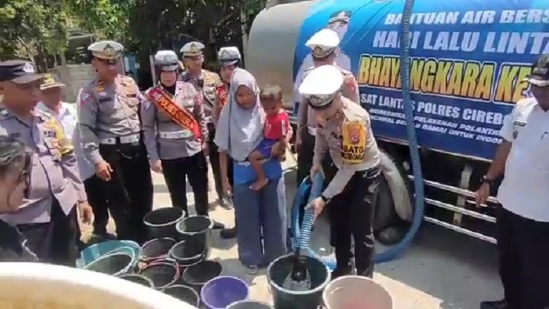 Kekeringan Landa Cadas Ngampar Cirebon, Bak Penampungan Kering Gali Sumur Airnya Asin