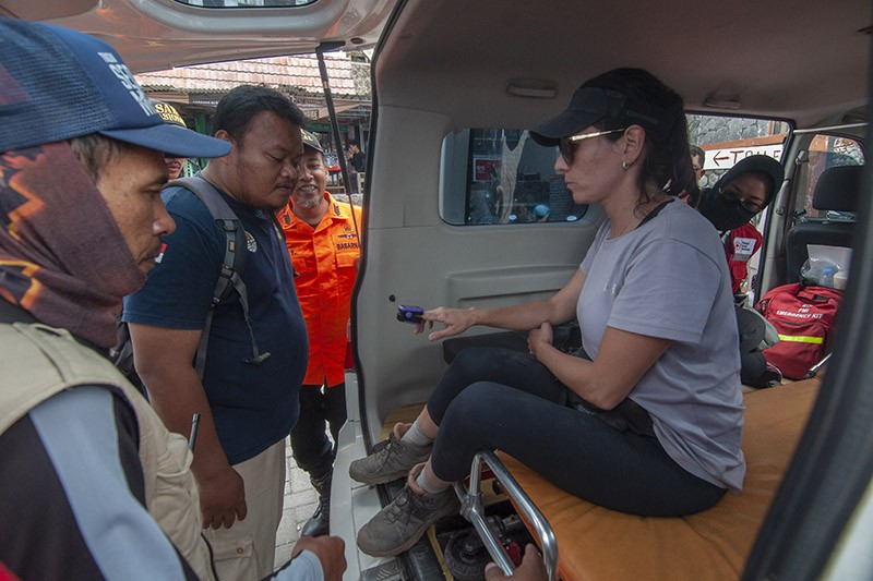Bule Asal Spanyol Nekat Mendaki Gunung Merapi yang Berstatus Siaga - Bagian 3