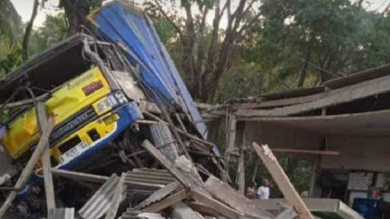 Kecelakaan di Cianjur Tadi Sore, Truk Rem Blong Tabrak Rumah, 1 Penghuni Tewas