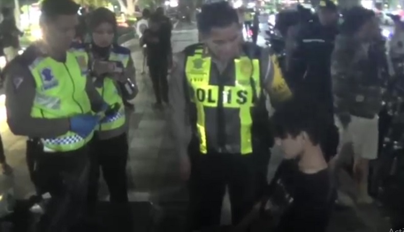 Tabrak Polisi dan Wartawan, Pemotor di Surabaya Ditetapkan Tersangka dan Ditahan 