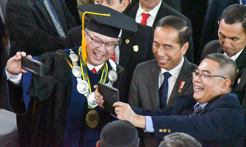 Presiden Jokowi Orasi Ilmiah di IPB Angkat Isu Krisis Pangan Global - Bagian 1