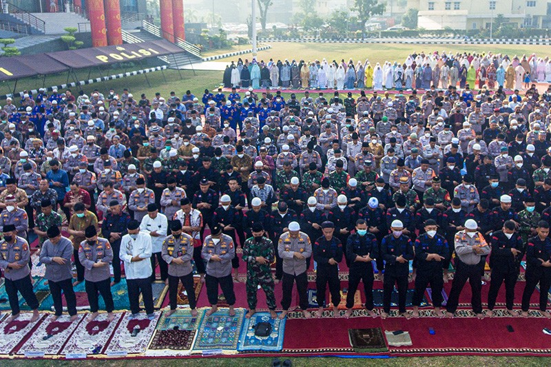 Sholat Meminta Hujan di Tengah Kepungan Kabut Asap Kota Palembang - Bagian 3