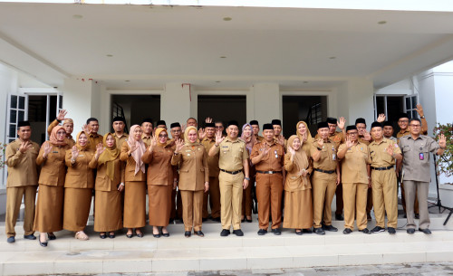 title Bupati Bone Bolango Tegaskan Kepemimpinan Bisa Berganti, Daerah Harus Terus Maju Bupati Bone Bolango Tegaskan Kepemimpinan Bisa Berganti, Daerah Harus Terus Maju