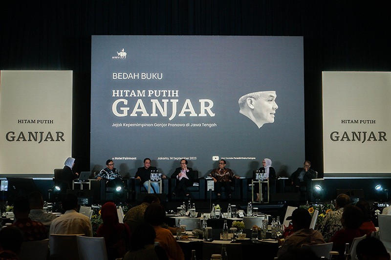 Buku Hitam Putih Ganjar Berisi Rekam Jejak Selama Menjabat Gubernur Jateng - Bagian 2