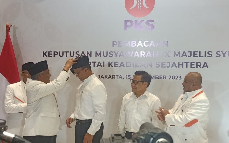 PKS Resmi Usung Anies-Cak Imin, Ditandai Dengan Penyematan Peci Nasional