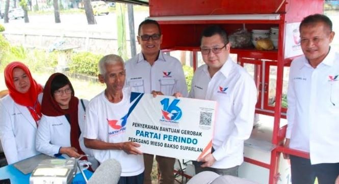 Pedagang Mi Ayam di Pekanbaru Dapat Gerobak: Seperti Mimpi, Terima Kasih Partai Perindo