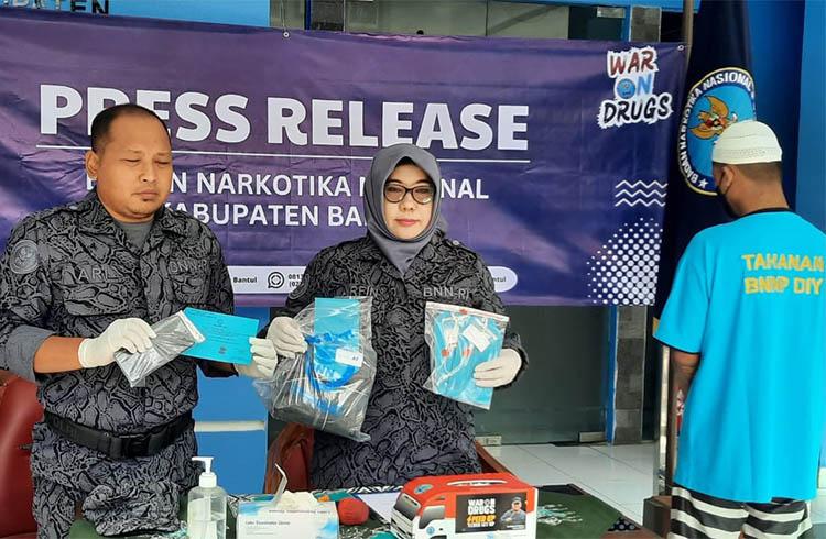 BNNK Bantul Tangkap 2 Pengedar Sabu-Sabu