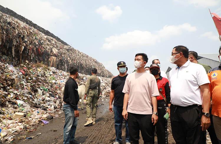 Atasi Kebakaran TPA Putri Cempo, Penjabat Gubernur Jateng Siapkan Mekanisme Water Booming