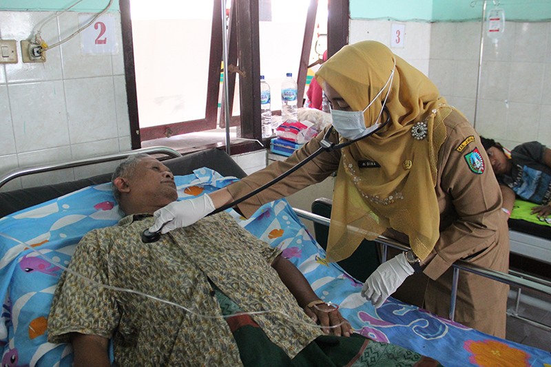 Keracunan Massal, Puluhan Warga Jombang Dirawat usai Santap Makanan Hajatan - Bagian 2