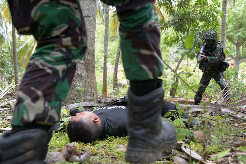 Prajurit Raider Latihan Tempur di Perbukitan Aceh Besar - Bagian 3