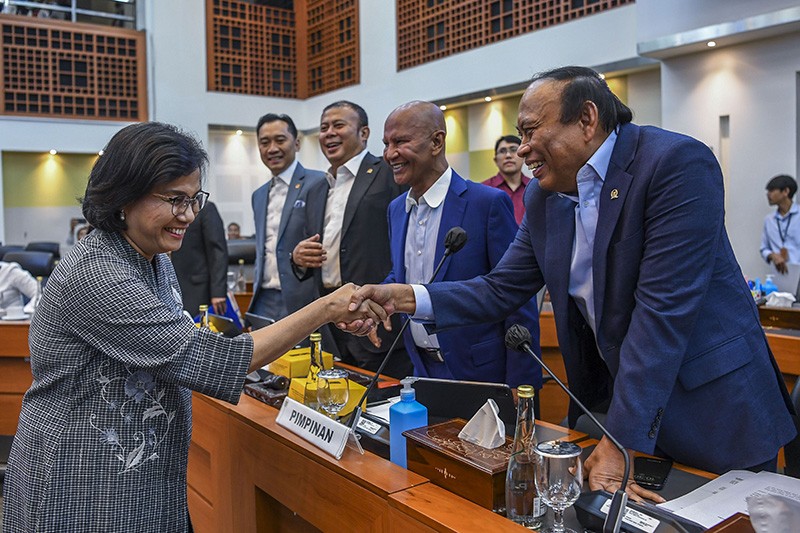 Gaya Sri Mulyani saat Hadiri Rapat bersama Banggar DPR - Bagian 2