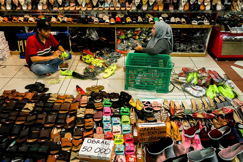 Raut Wajah Pedagang Pasar Tanah Abang Semakin Sepi Pembeli - Bagian 3