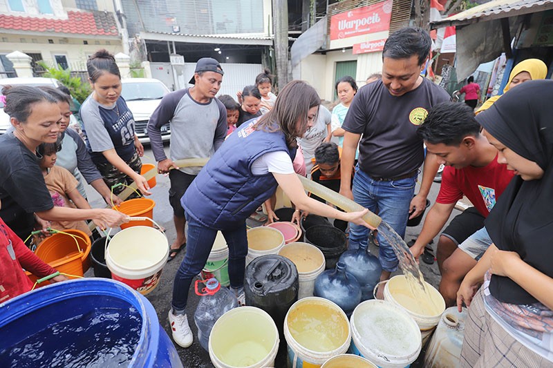 Aksi Nyata Partai Perindo, Salurkan Air Bersih untuk Masyarakat Jakarta Barat - Bagian 3