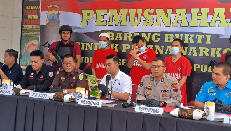  Polda Jateng Tangkap Penumpang Kapal Bawa 4 Kg Sabu di Pelabuhan, Diduga Jaringan Fredy Pratama