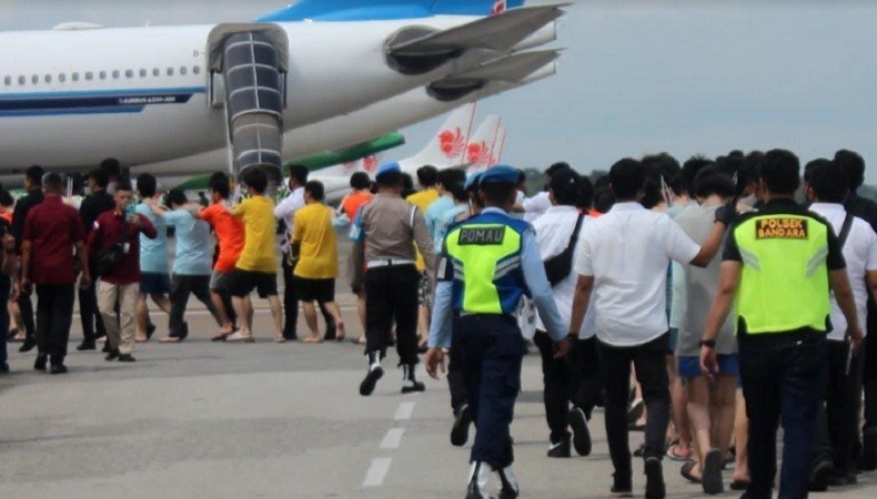 153 WNA China Pelaku Kejahatan Love Scamming Dideportasi dari Batam