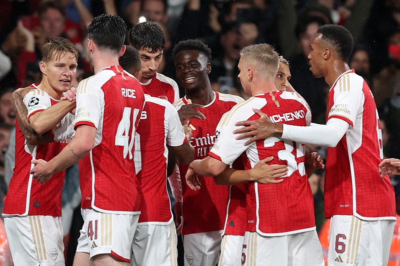 Selebrasi Pemain Arsenal Bantai PSV Eindhoven 4-0 - Bagian 5