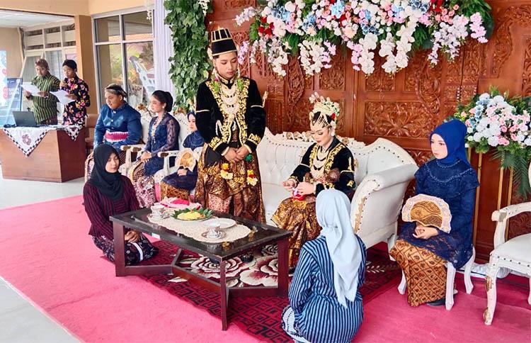 5 Manfaat Tradisi Sinoman yang Kental dengan Budaya Jawa