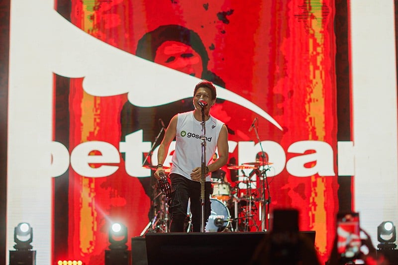 Peterpan Ajak Penggemar Nostalgia saat Konser Musik Pestapora - Bagian 2