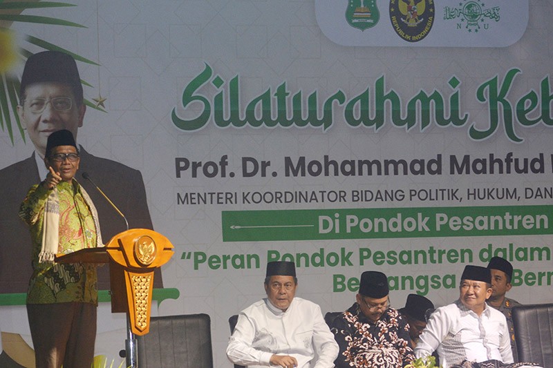 Mahfud MD Silaturahmi ke Sejumlah Ponpes di Jatim Temui Warga Nahdliyin - Bagian 2