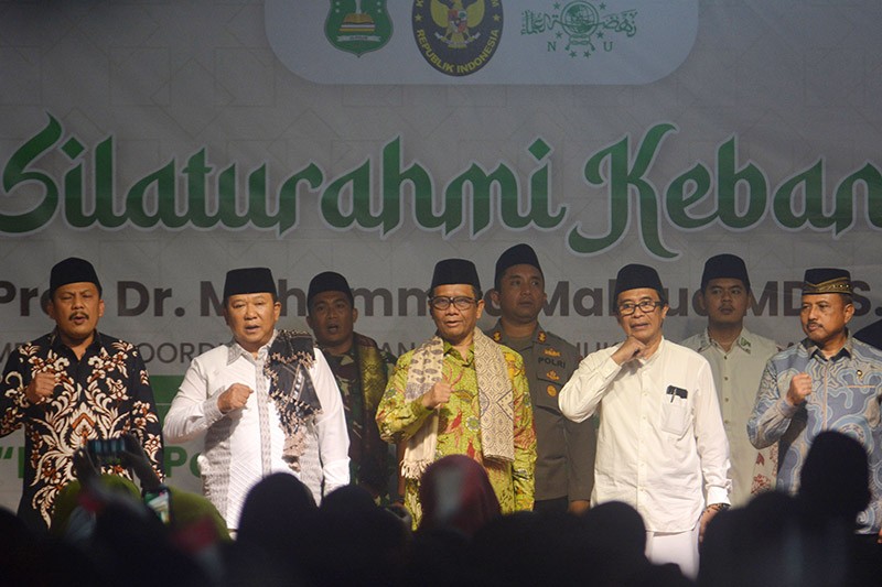 Mahfud MD Silaturahmi ke Sejumlah Ponpes di Jatim Temui Warga Nahdliyin - Bagian 1