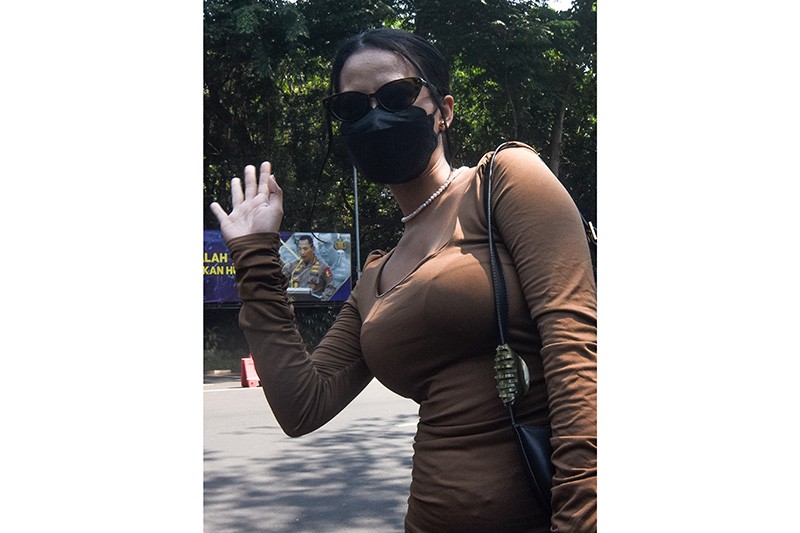 Gaya Siskaeee Diperiksa soal Kasus  Produksi Film Porno - Bagian 3