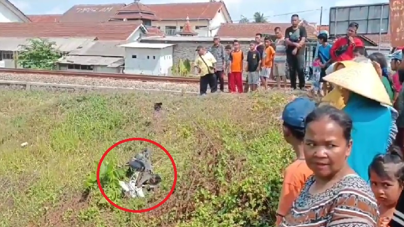 Kecelakaan di Banjar, 2 Siswi SMP Tertabrak Kereta usai Beli Kado untuk Guru, 1 Tewas